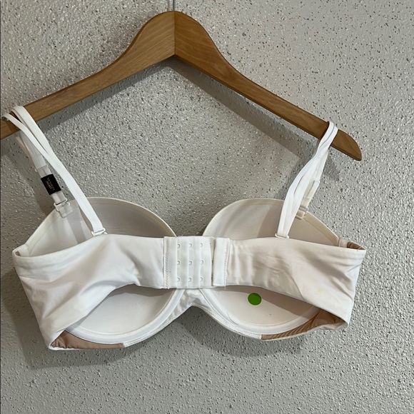 Very Sexy Multiway by Victoria Secret Women's White Bra
Size 36D/D80 - Picture 6 of 15